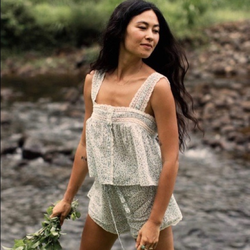 Doèn Pj Set - Scout Short & Sonora Top in Blue Baby Kate Floral size XS.